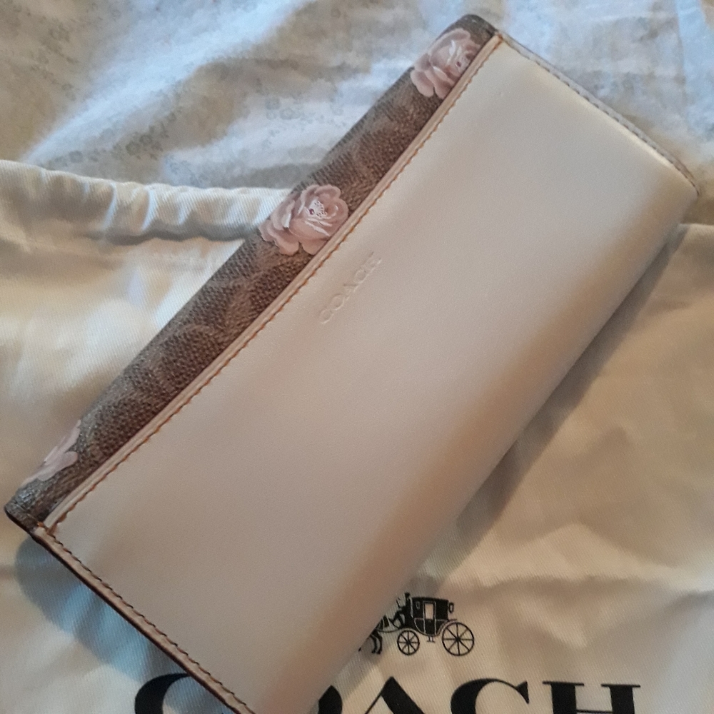 Coach Turnlock Wallet - Picture 5 of 6